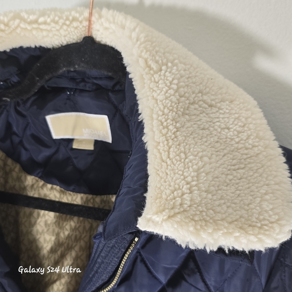 MICHAEL Michael Kors Navy Quilted Puffer with Cream Collar - Picture 6 of 10